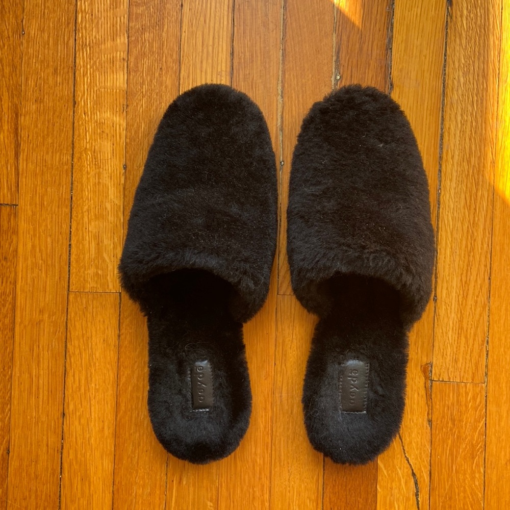 Aeyde Genuine Shearling Lamb Fur Slide Size 6.5